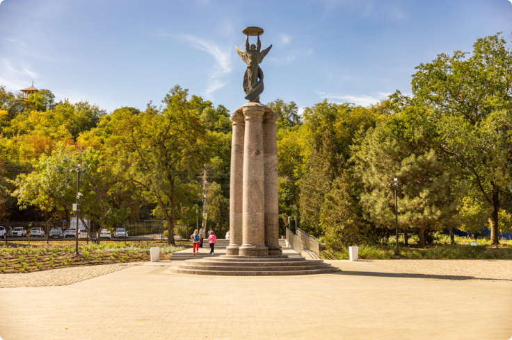Монумент в честь 300-летия Таганрога